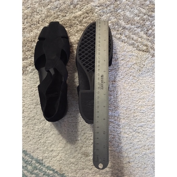 Minimalist style suede sandals! - Picture 8 of 8